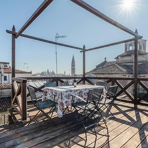 Apartment San Marco Vista Sui Tetti Veneziani