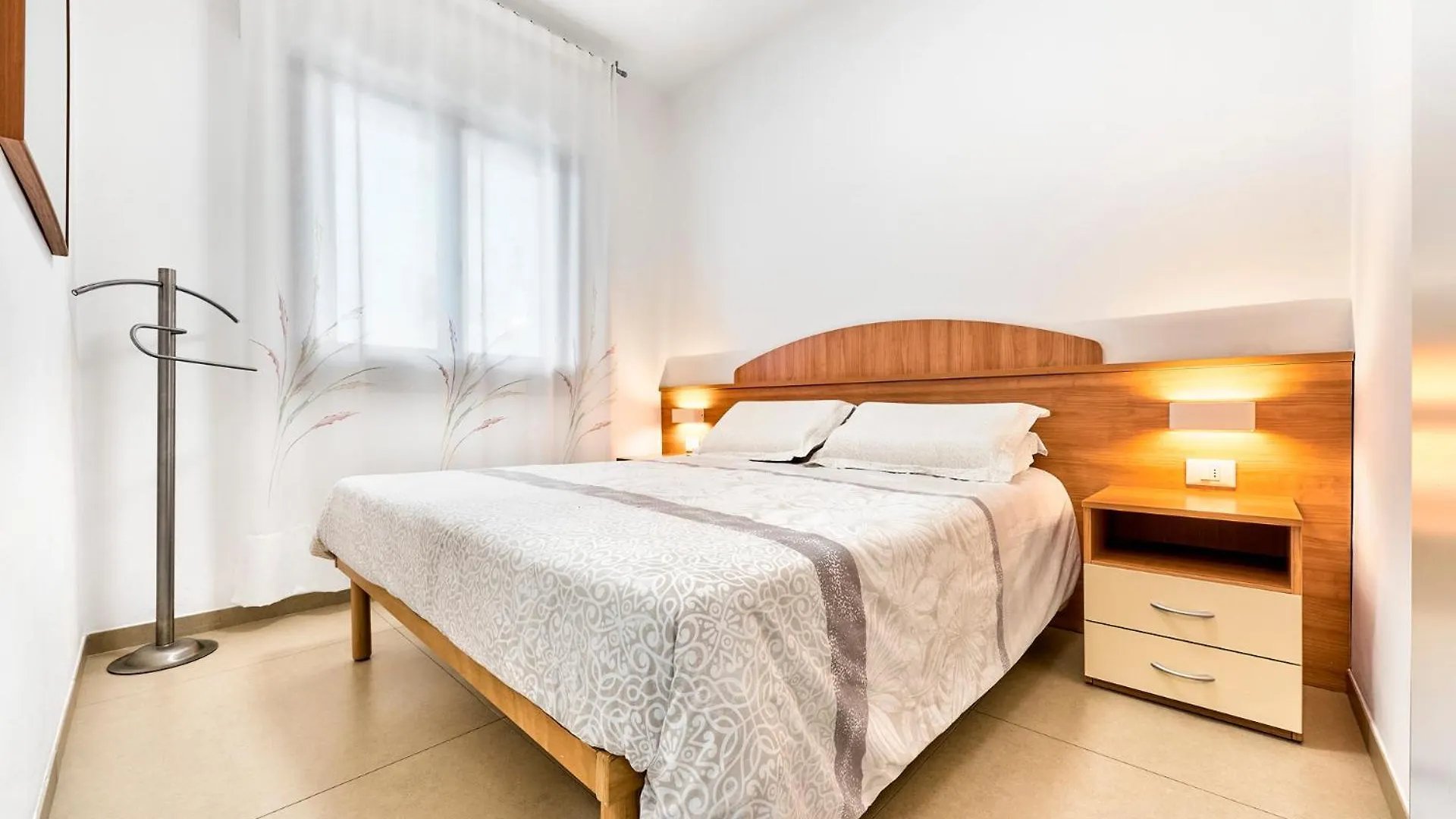 Jesolo Sun Beach House - Host Solution 0*, Lido di Jesolo Italy