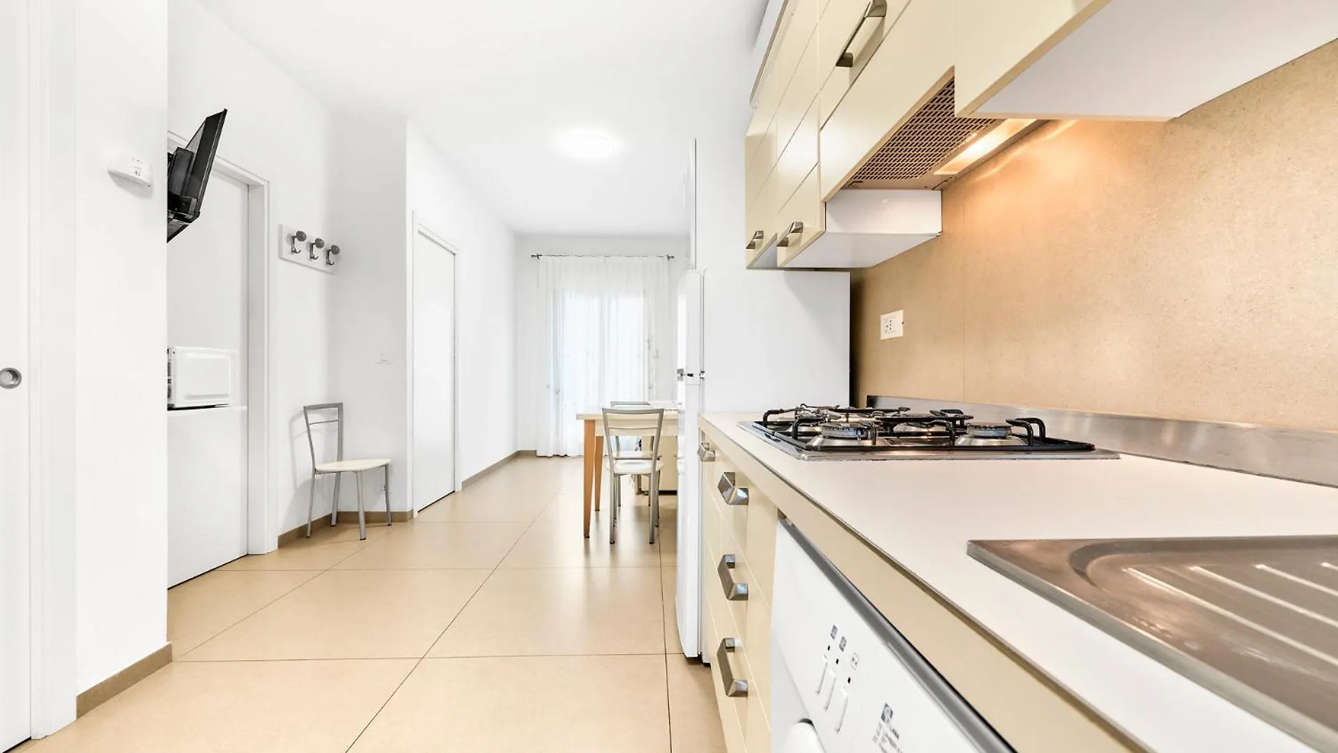Jesolo Sun Beach House - Host Solution 0*, Lido di Jesolo