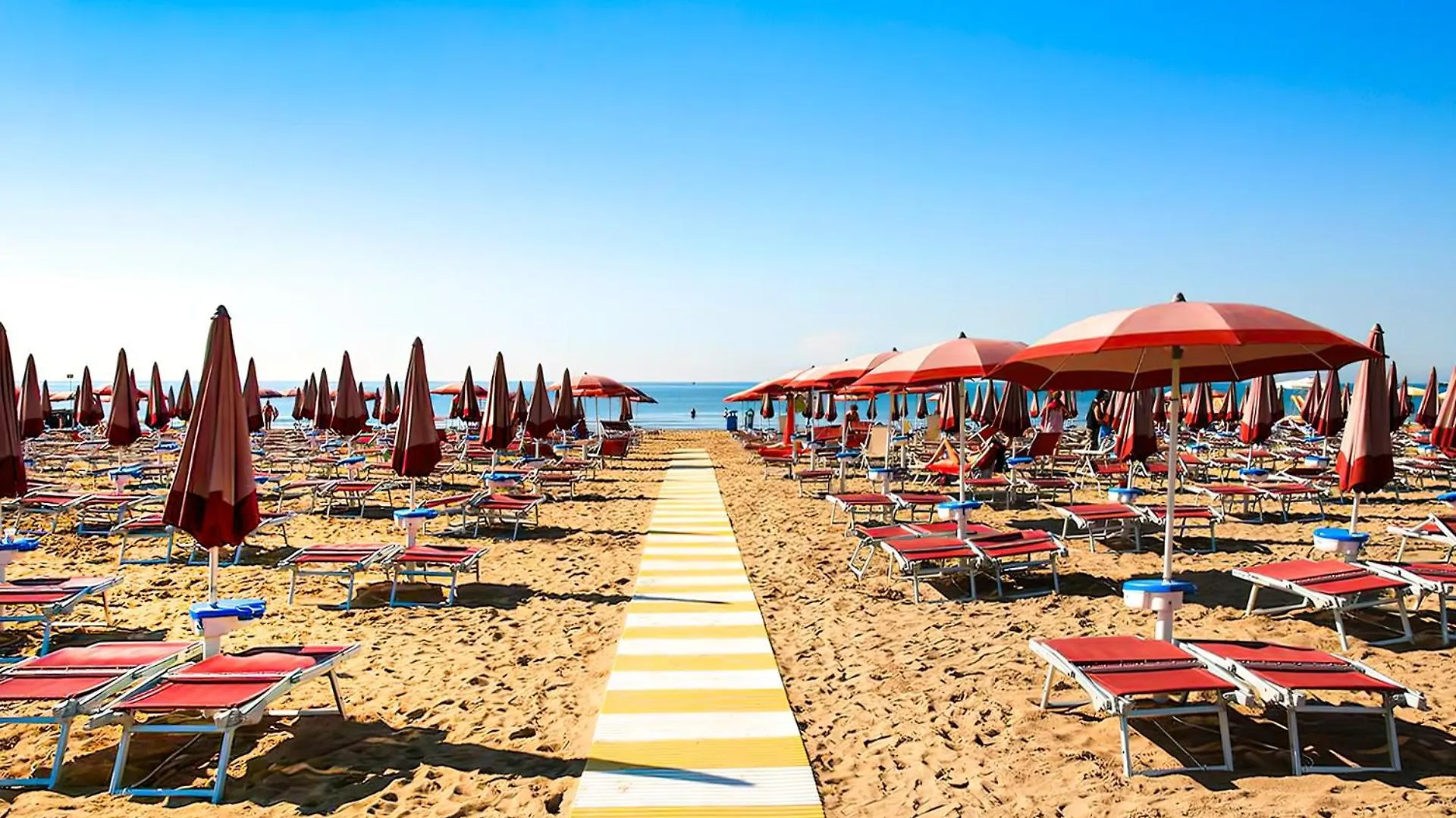 Jesolo Sun Beach House - Host Solution Apartment